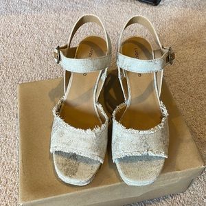 Lucky brand wedges Brand new with box